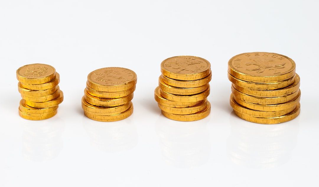 Tumpukan koin emas untuk tema cashback mingguan